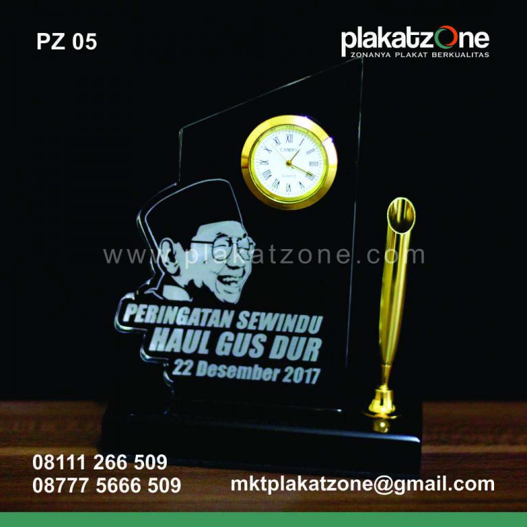 3 Desain Vandel Akrilik Menarik untuk Souvenir Relasi