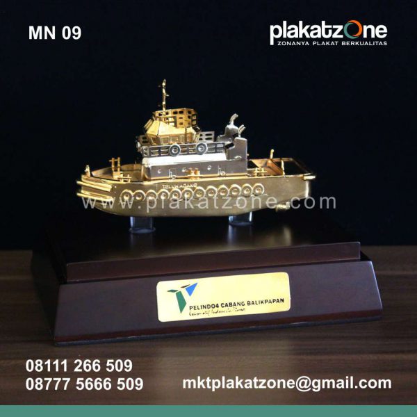 miniatur kapal pelindo cabang balikpapan