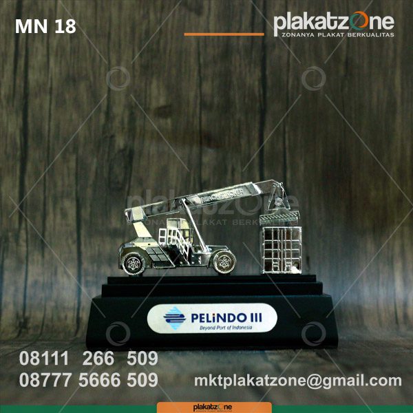 Miniatur Kendaraan Mobil Crane Pelindo III