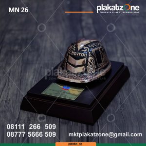 Miniatur Helm Proyek Chevron Eksklusif