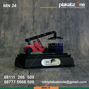 Miniatur Mobile Crane Pelabuhan IPC