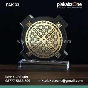 33 plakat akrilik relic unik